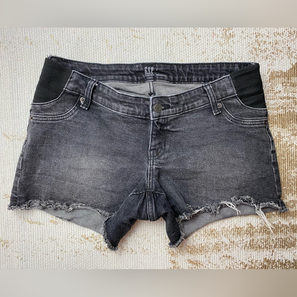 GAP MATERNITY Black Denim Side Panel Jean Cutoff Shorts | Size 4